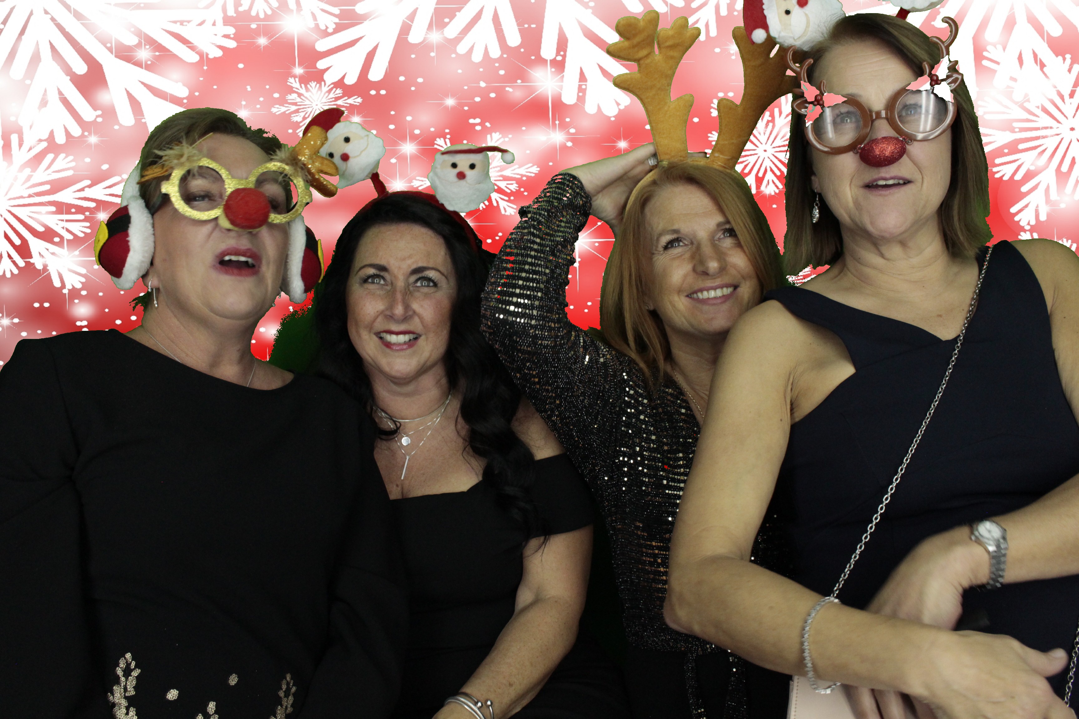 Silvermere Christmas Party | View more photos from the event at gallery.myphotoboothexperience.co.uk/u/MyPhotoBoothExperienceLtd/Silvermere-Christmas-Party-3